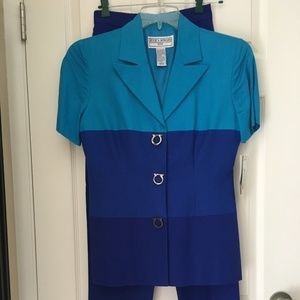 Womens' Linen Suit Size 6P NWT